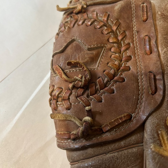 MacGregor Vintage 715P Hank Aaron Baseball Glove - Picture 6 of 6